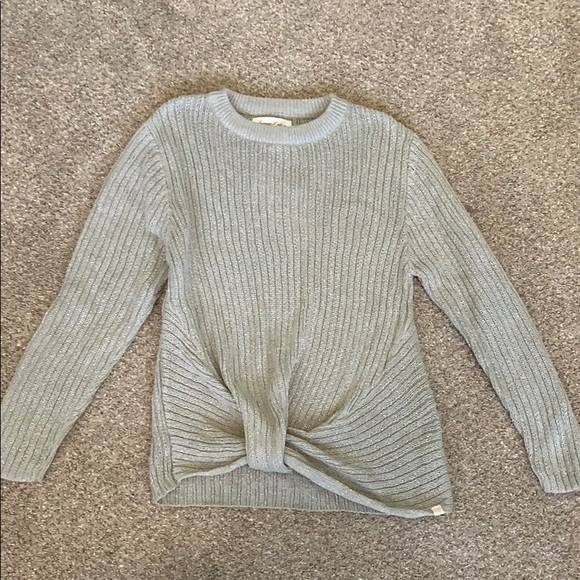 Comfy never worn (still has tags) sweater!! - Picture 1 of 4